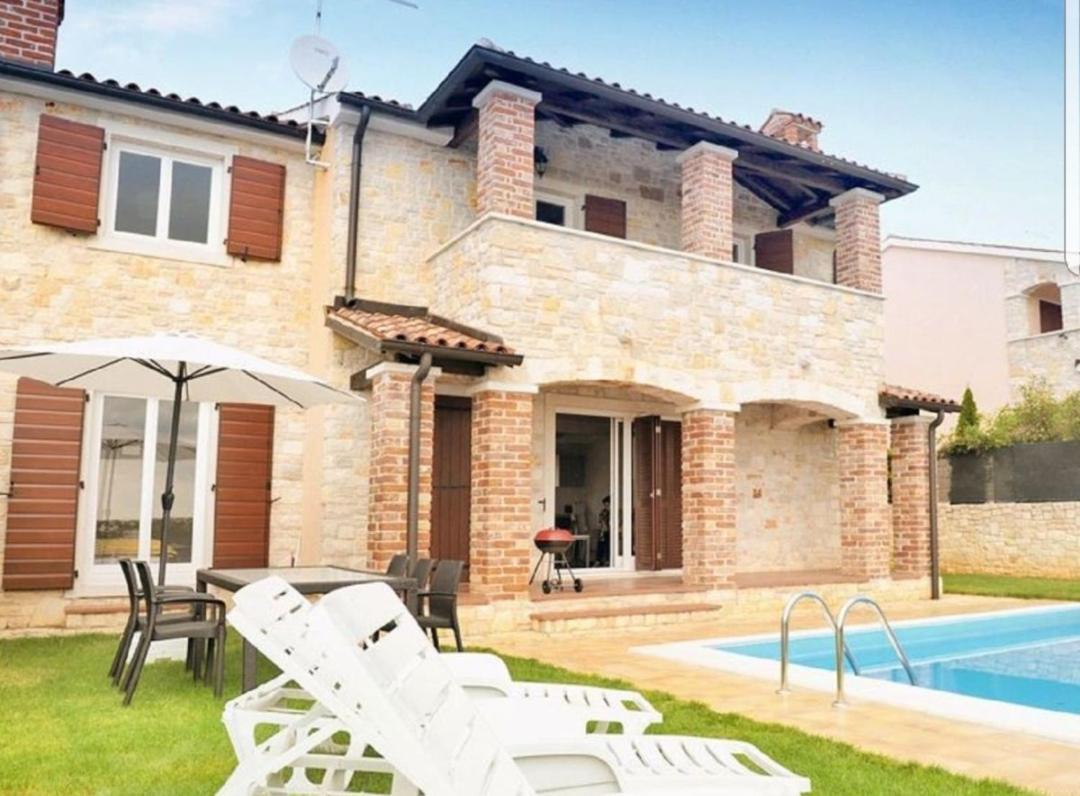 Sunny VillaKaštelir エクステリア 写真