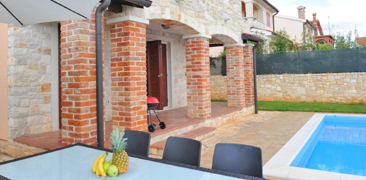 Sunny VillaKaštelir エクステリア 写真